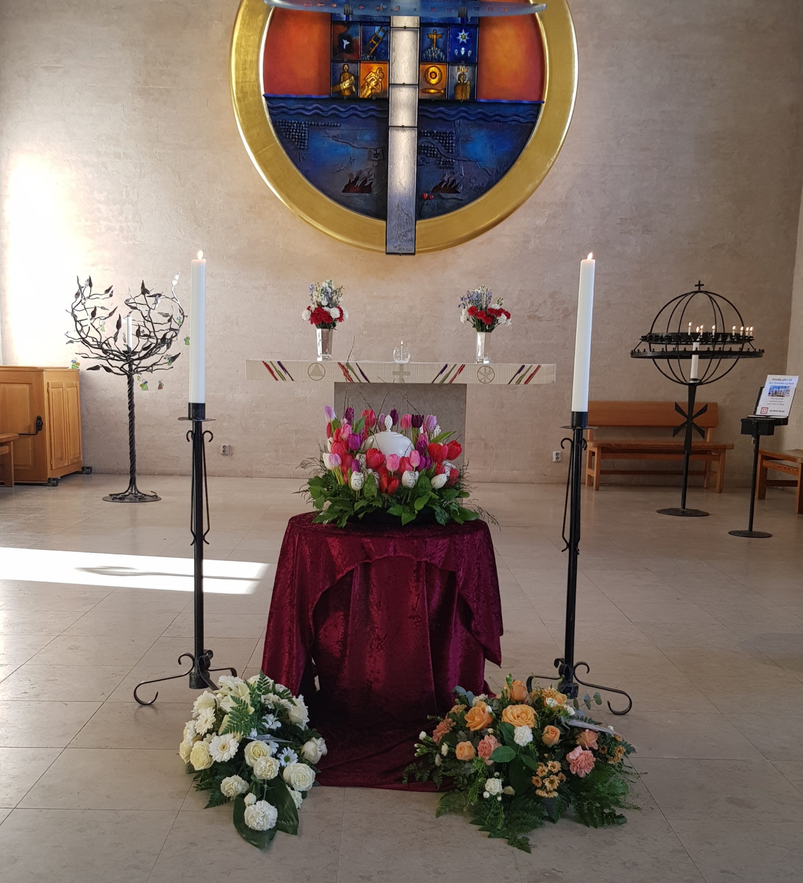 Bilder - Brännkyrka kyrka Begravningsbyrå för er i Älvsjö, Botkyrka, Hägersten & Södertälje